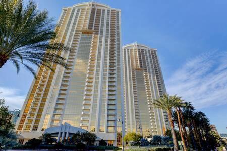 Mgm Signature-15-717 F1 Track & Strip View Balcony Las Vegas Exterior photo