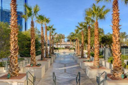 Mgm Signature-15-717 F1 Track & Strip View Balcony Las Vegas Exterior photo