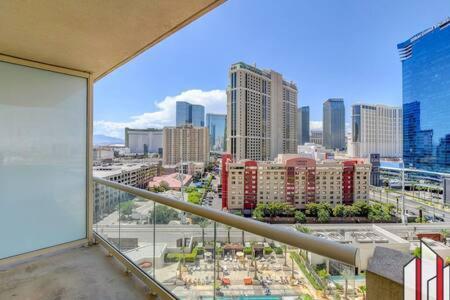 Mgm Signature-15-717 F1 Track & Strip View Balcony Las Vegas Exterior photo